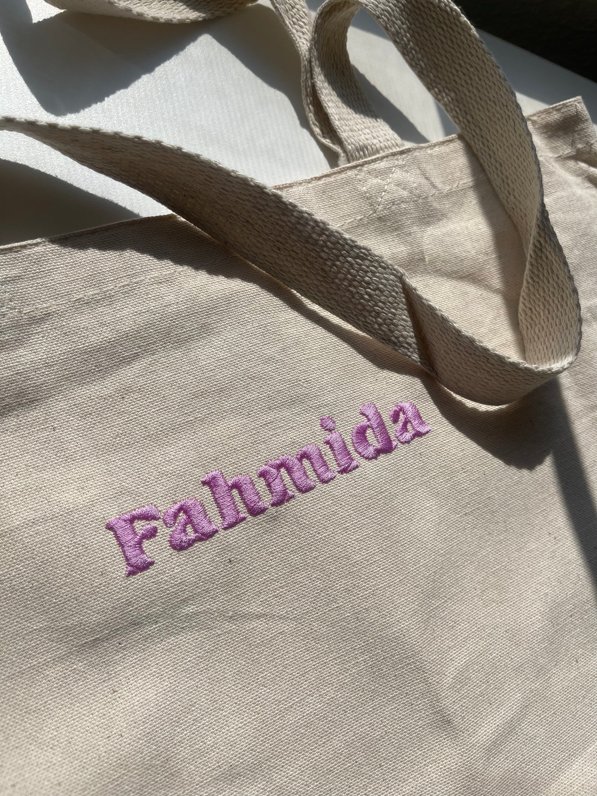 Personalized tote bag with the name or word of your choice